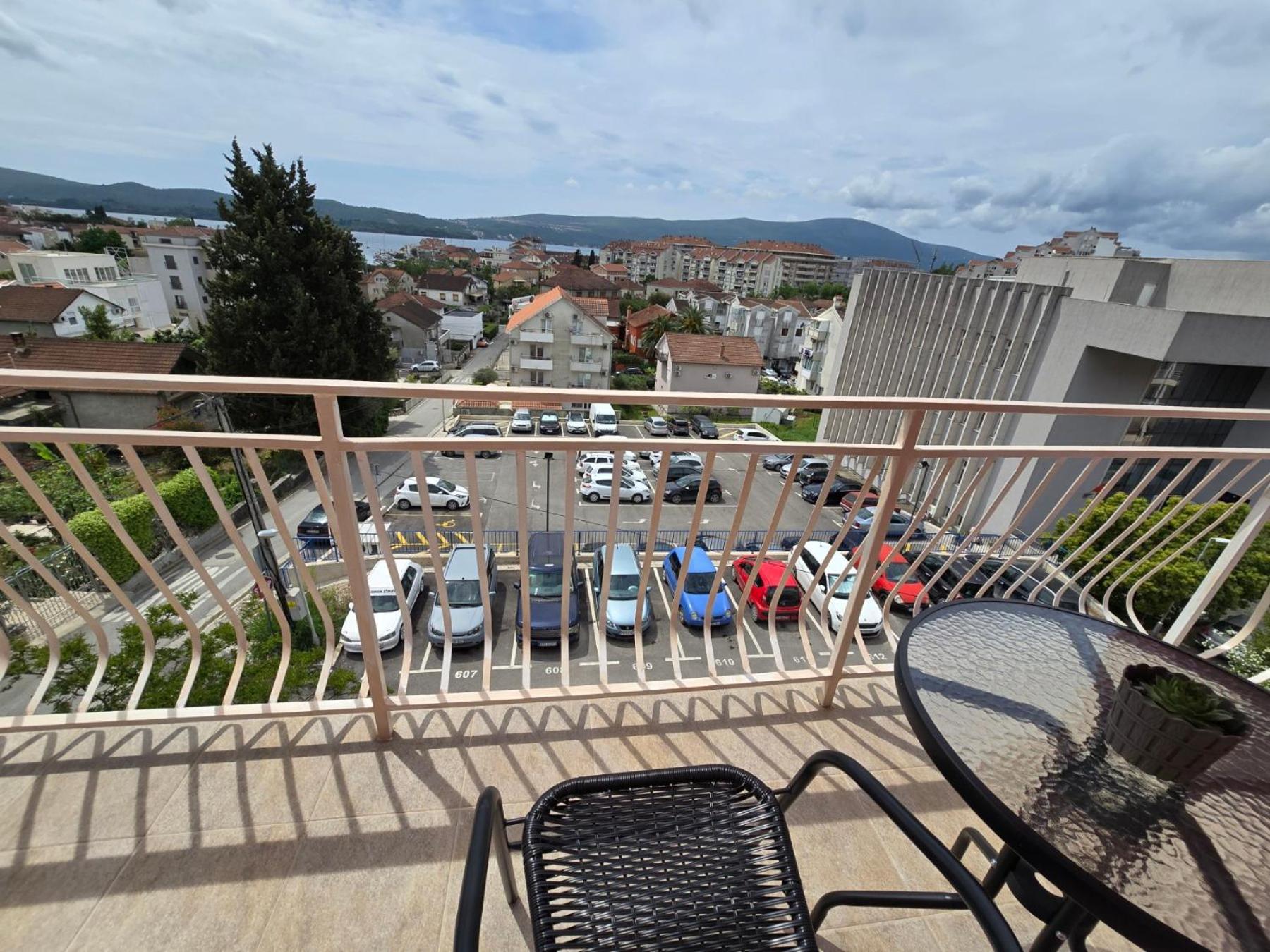Jovanovic Apartment Tivat Exterior photo